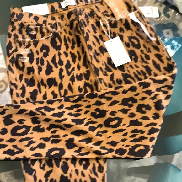 JEANS SIZE 10/30 LEOPARD SKINNY VINTAGE DISTRESSED.5 pockets w golden zip NWT❤️ - Picture 1 of 15